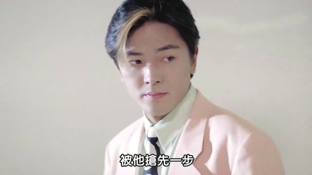 飞龙特警遭金毛万暗算,身中返老还童针,智商竟会慢慢消失