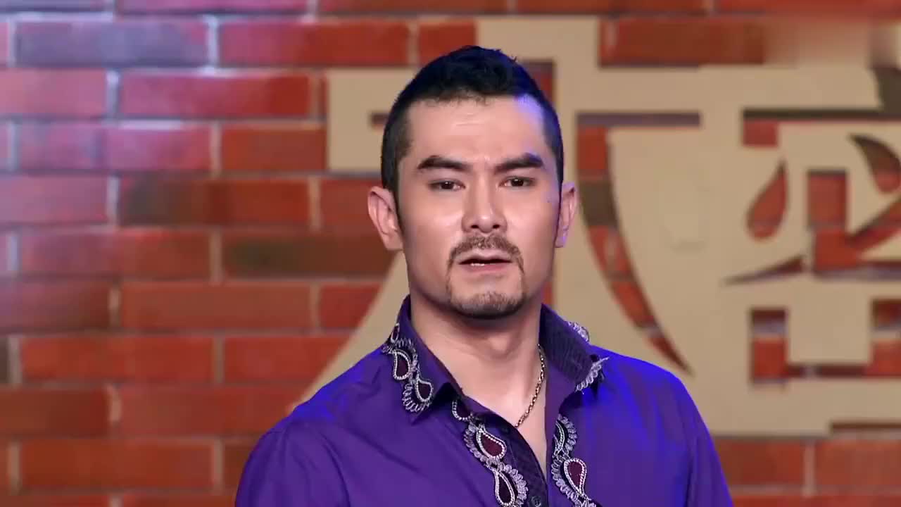 新疆舞者玉素甫江表演独特踢踏舞,精彩演绎引全场欢呼