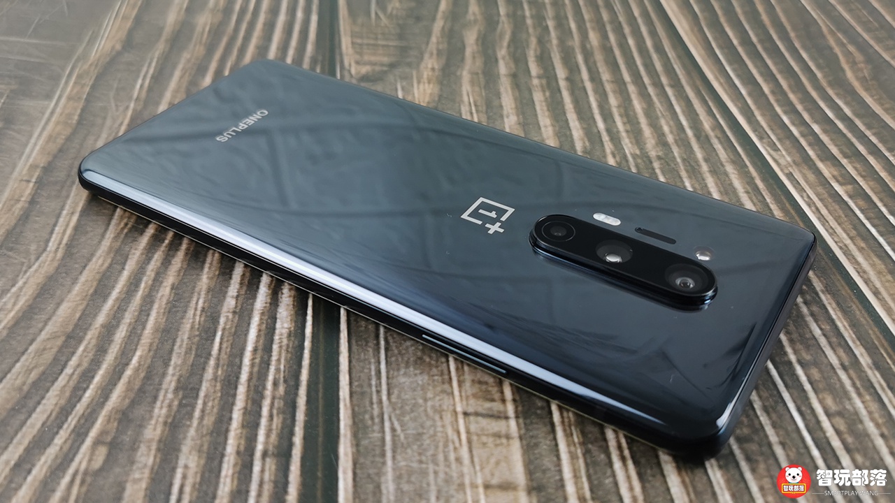 一加8 pro开箱图赏:120hz瞳孔屏,机身轻薄让小拇指感动哭了?