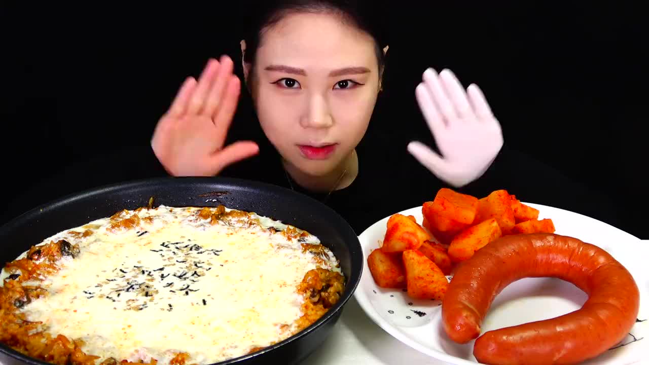 韩国吃播 美食吃货卡妹 奶油泡菜炒饭和大香肠