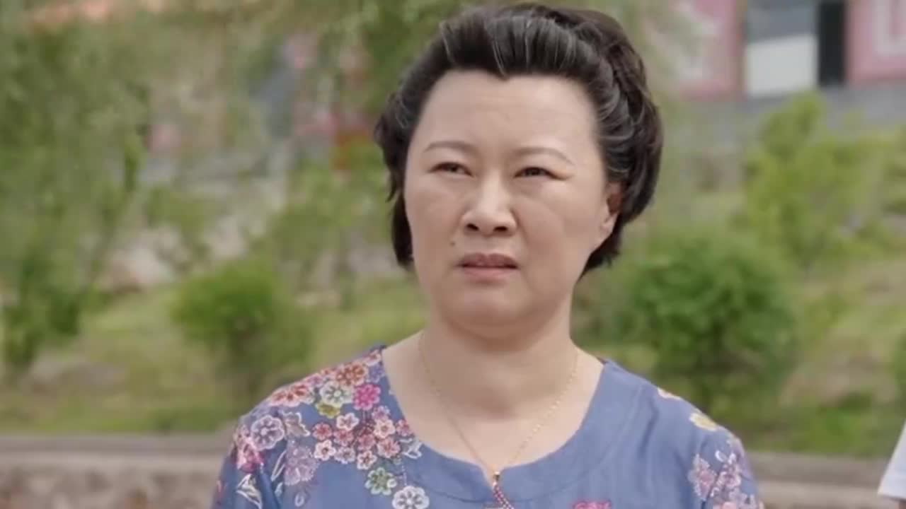 00:00 00:55 00:55 为您推荐: 乡村爱情:秀儿回到村里,女大十八变