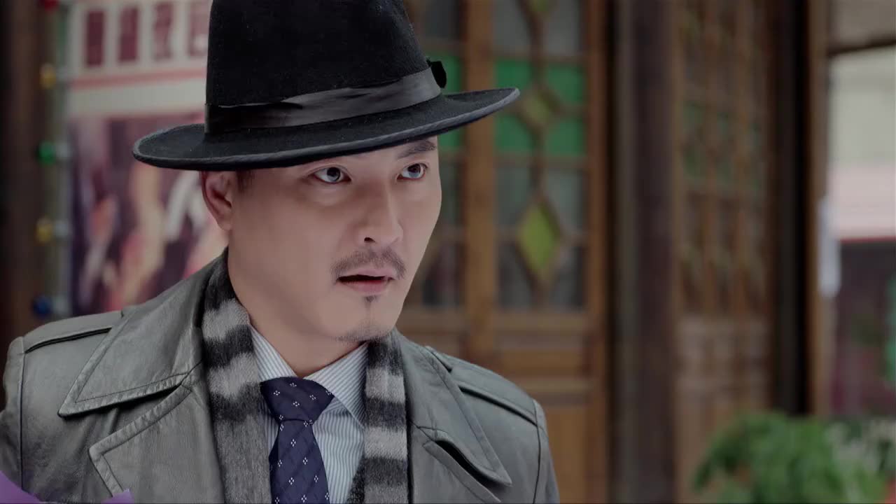 卧底叶琳琳拒绝顾明杰顾明杰给叶琳琳送项链