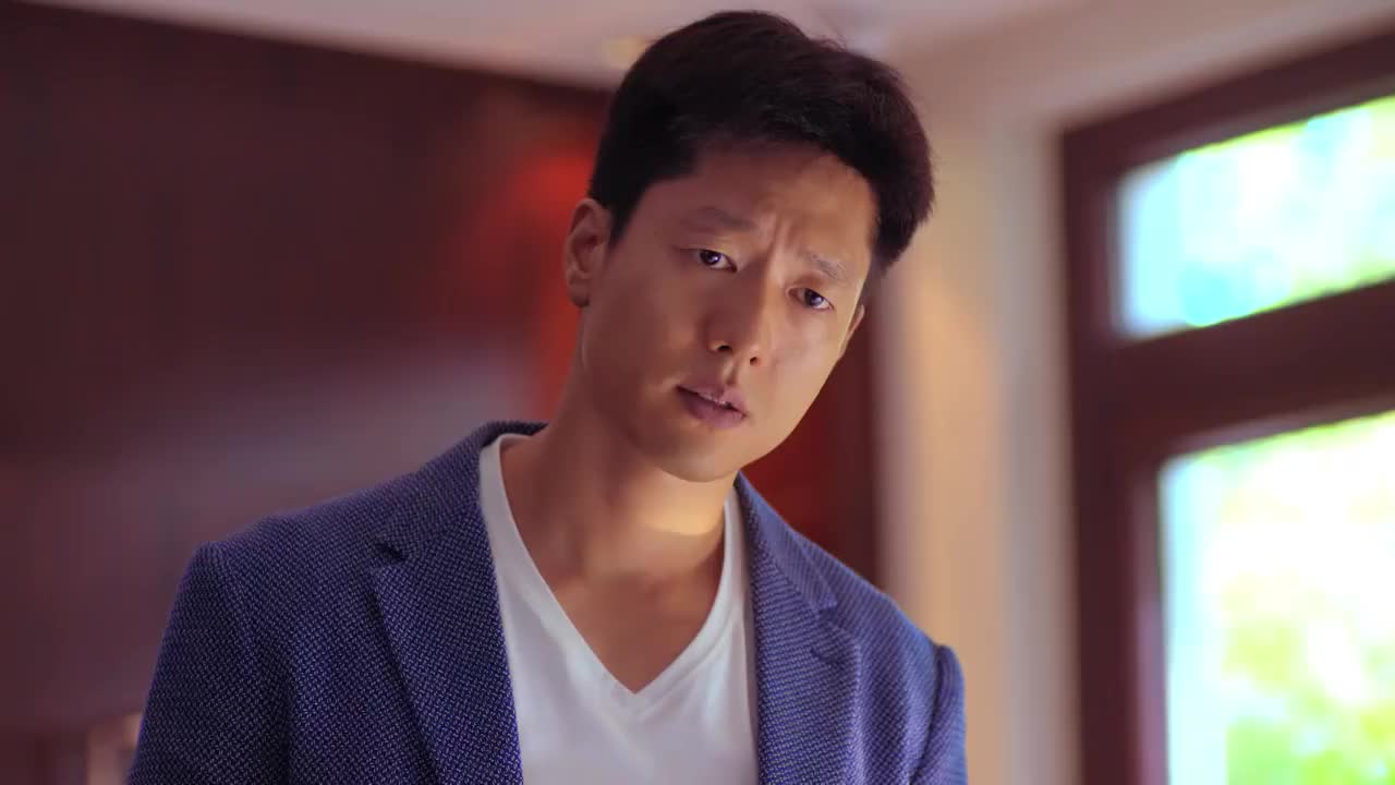 超级翁婿朱建岐特意给父亲打扮朱利十分喜欢