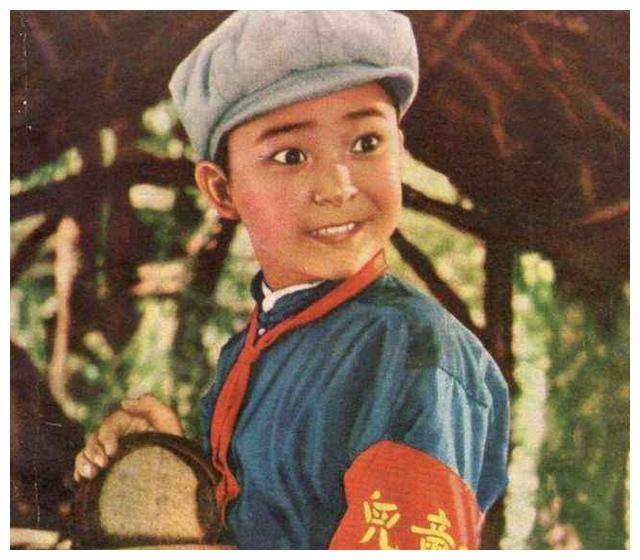 昔日闪闪的红星的童星潘冬子今58岁满头白发享正师级待遇