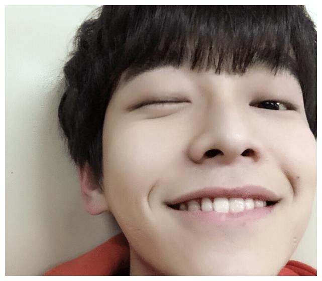 双眼皮的彭昱畅有多帅?看到他以前的旧照,这分明是"韩剧男主"