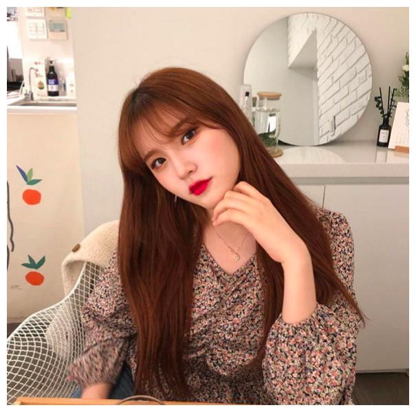 韩国女星金赛纶家族基因也太好看了吧 辣味版的姐姐气场强大|金雅纶