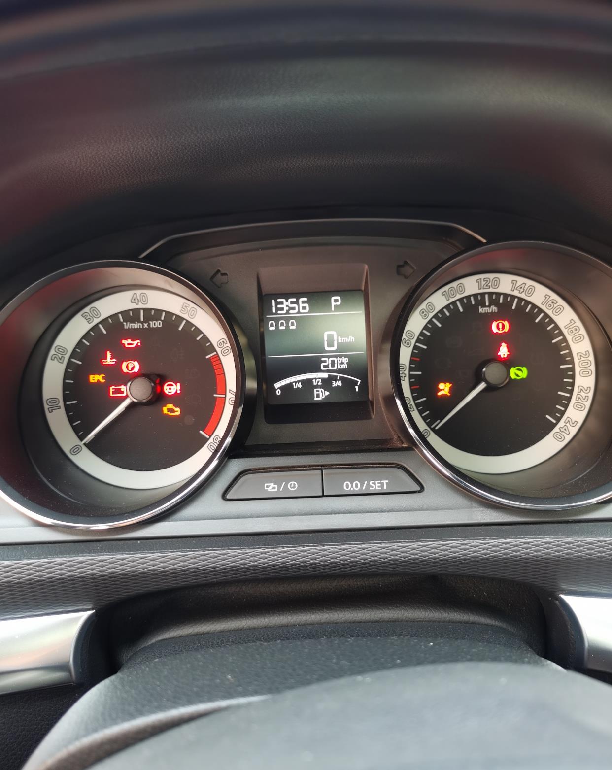 汽车油表报警还能走多远?