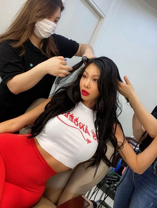 韩国女歌手jessi社交网站发照秀火爆身材