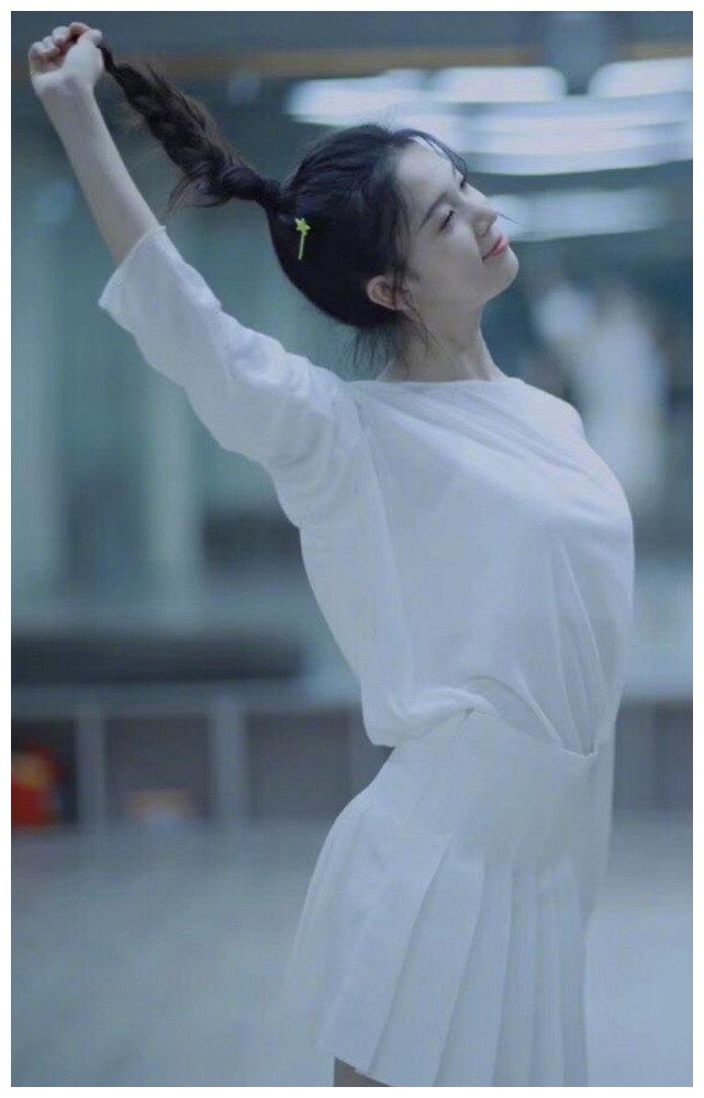 漂亮气质美女明星陈瑶舞蹈房跳舞美图