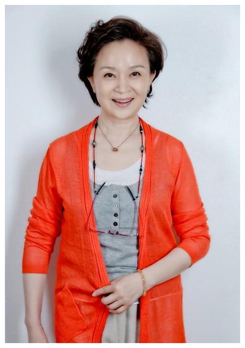 刘莉莉:戏里她是"恶媳妇巧姑",戏外却是演艺圈的十大孝子之一