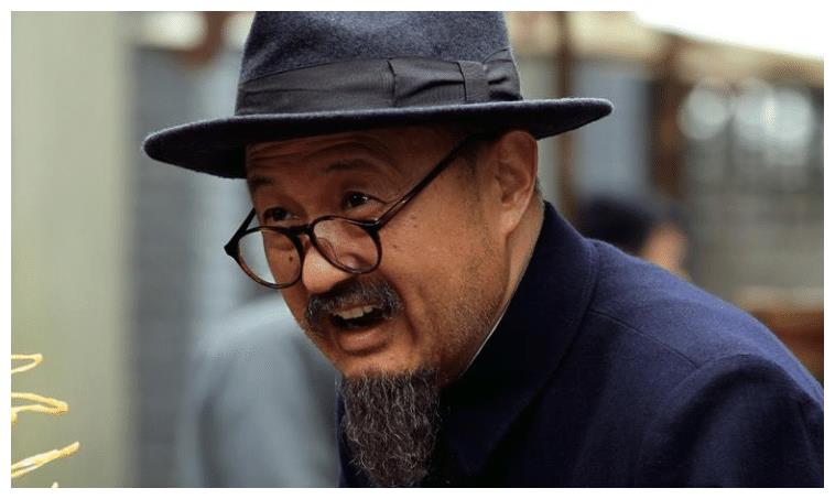 他上过2次春晚,却始终不火,如今参演《外科风云》意外走红?