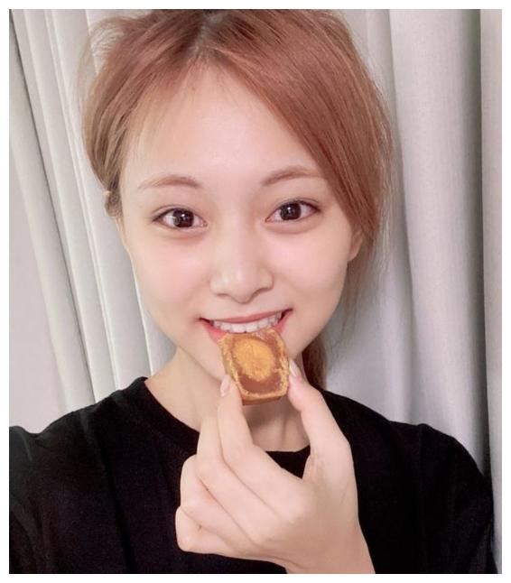 twice子瑜再次大方公开素颜自拍!超真实样子惹热论,获粉丝大赞