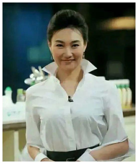 李梓萌曾经是央视著名女主持人由于家庭状况很难找到真爱