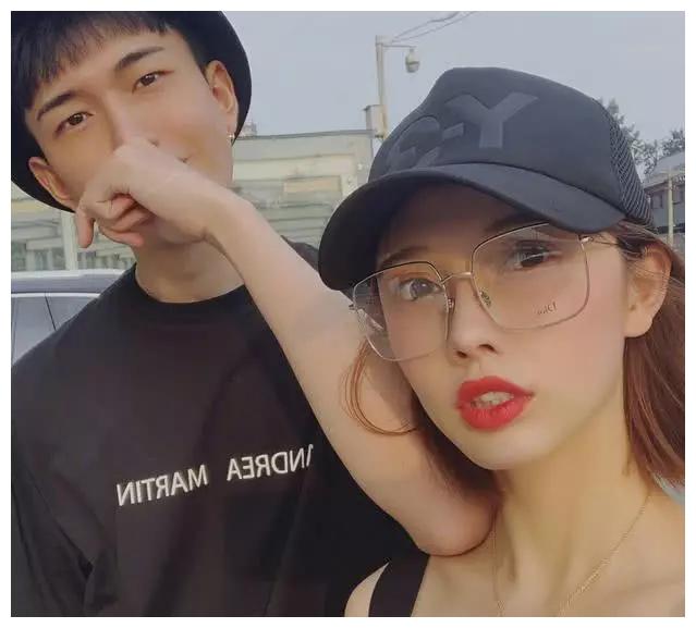 他的女友是张孟妍,她在自己的个人社交账号上发长文控诉孔垂楠,而
