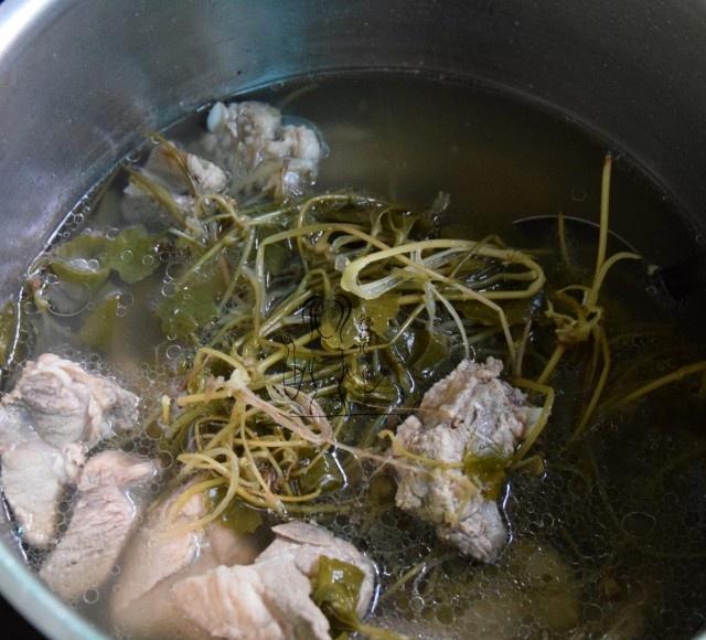 雷公根排骨汤,鲜味十足,营养滋补,一下能喝2碗