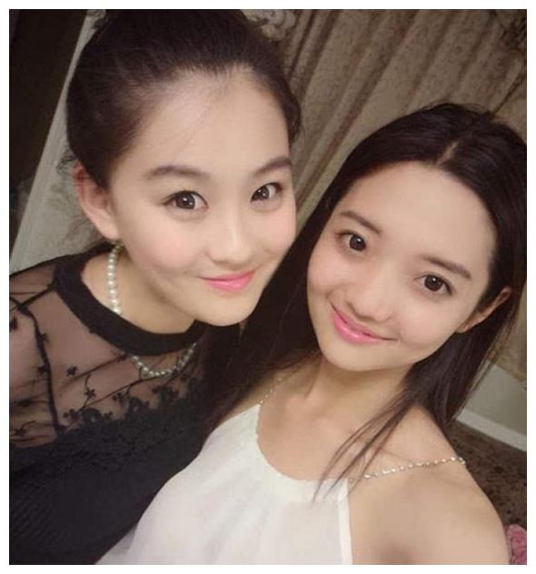 看过第二部的人应该有印象,郭慧子饰演的是安然,艾雪身边的好朋友.