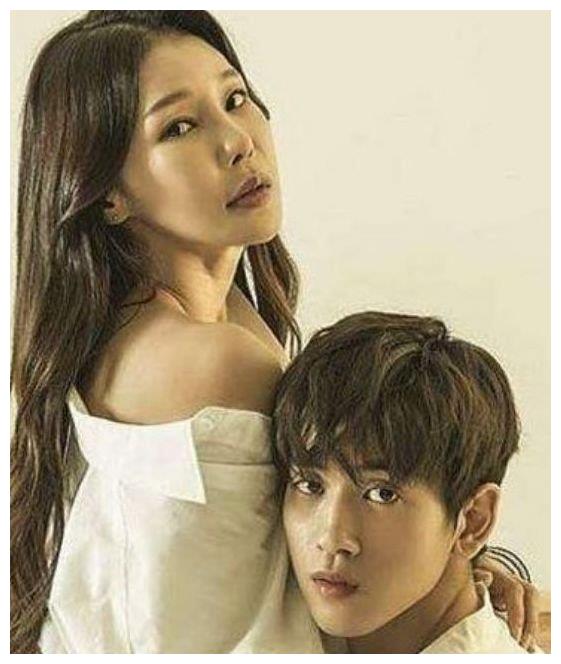 不知道大家是如何看待米娜与她的小男朋友的呢?