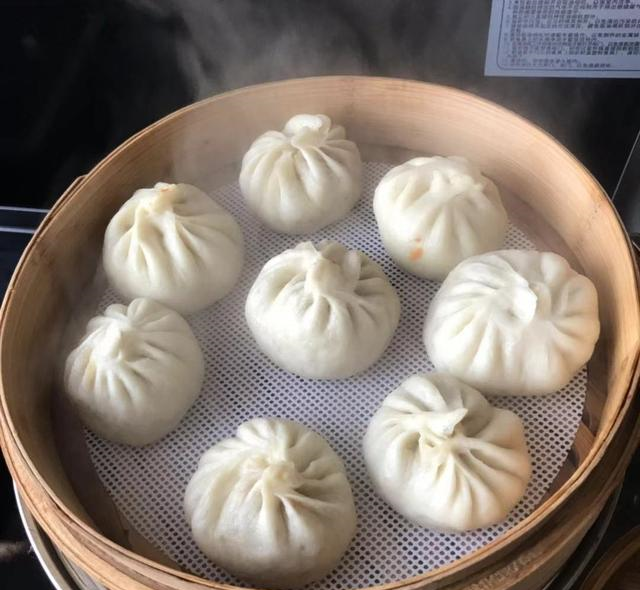 小笼包里加上它,好吃又营养,鲜香又美味,女儿自己就吃了一笼__财经