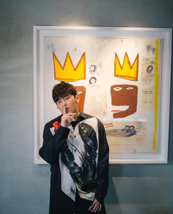 周杰伦要发新专辑?晒照疑似拍摄,网友却吐槽辉煌期已过休闲区蓝鸢梦想 - Www.slyday.coM 周杰伦要发新专辑?晒照疑似拍摄,网友却吐槽辉煌期已过休闲区蓝鸢梦想 - Www.slyday.coM