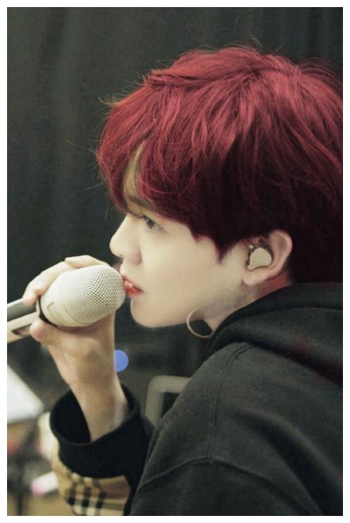 npc男团红发:黄明昊邪魅,尤长靖俊美,看到蔡徐坤:我的心乱了