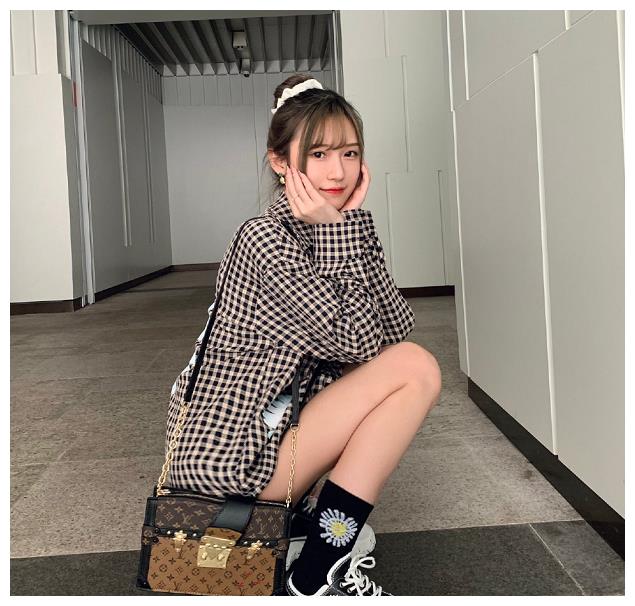 腐团儿挑战学生打扮小鸟腿无多余赘肉多数女孩子羡慕不来