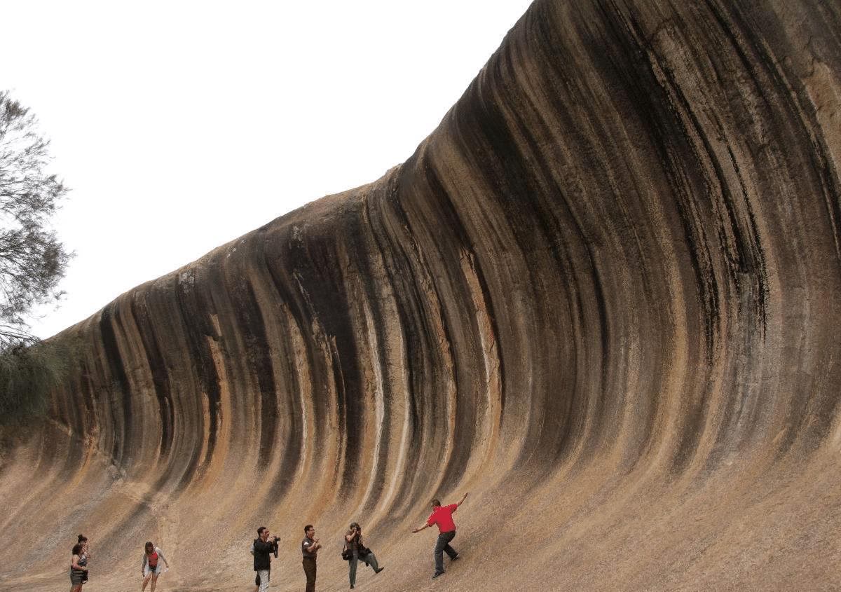 被定格住的"海浪",游客:罕见的地质奇迹,大自然的神奇魅力
