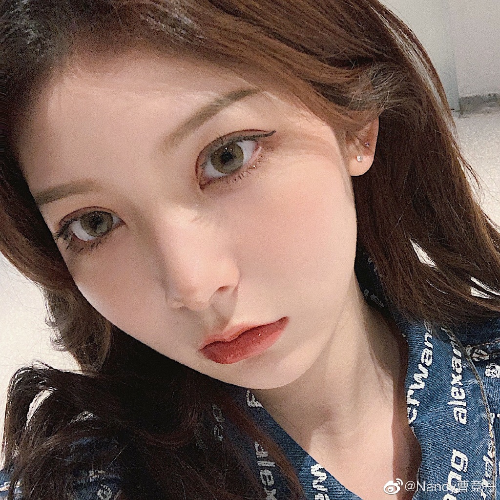 网红美女模特曹竞丹迷人写真美照_高清图集_新浪网