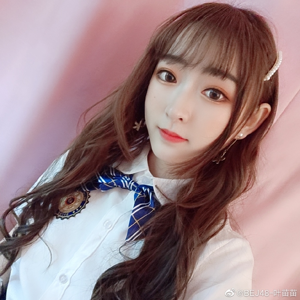 偶像美少女bej48-叶苗苗迷人可爱写真美照