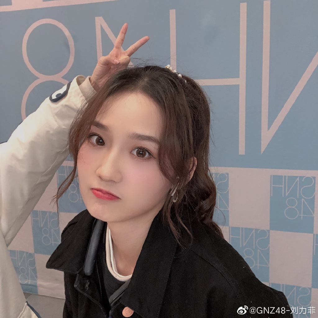 偶像美少女gnz48-刘力菲迷人美照欣赏