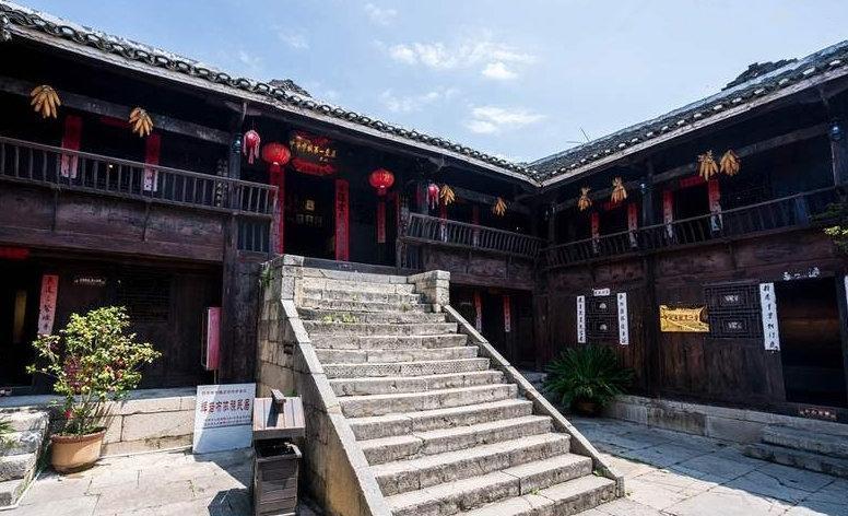 我国最牛的房屋,堪称布依族民居活化石,无数老外为之赞叹!