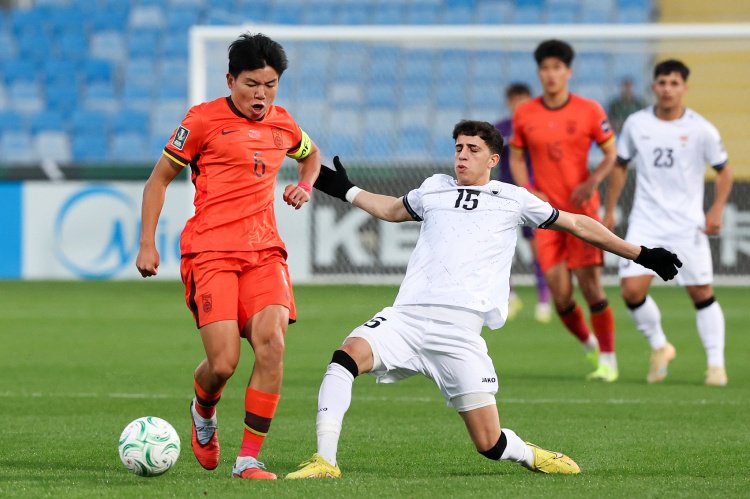 全队遭批，唯他获赞！董方卓唯一认可的U23铁腰，要登陆英超了