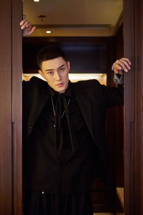 武力爆满李明轩热血警探护正义