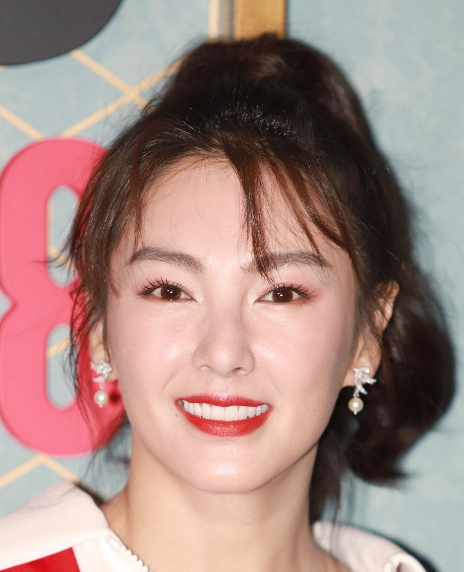 精致脸的张雨绮,图四的大红裙更显"肤白貌美"_高清图集_新浪网