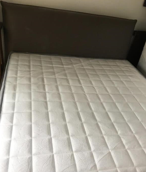 另外床垫的支撑力也会下降,失去弹性甚至会变形,人长期睡在上面会影响