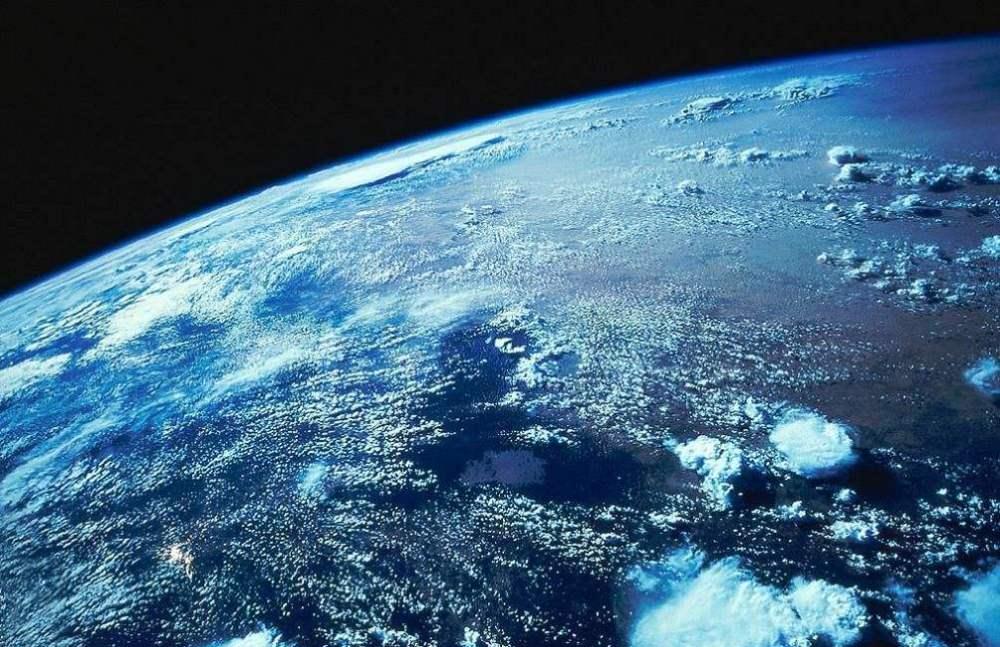 地球在太空真正样子图片