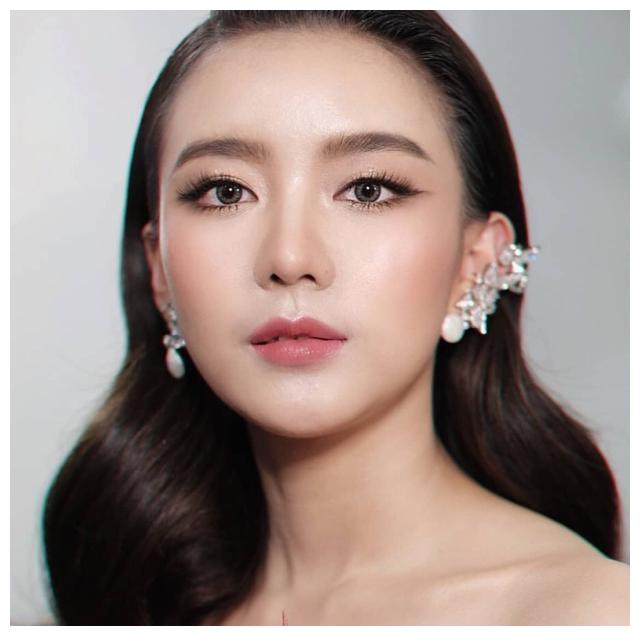 又一泰国艺人确诊肺炎 几天前出席红毯颁奖 当地明星已人人自危 财经头条 又一泰国艺人确诊肺炎 几天前出席红毯颁奖 当地明星已人人自危 财经头条