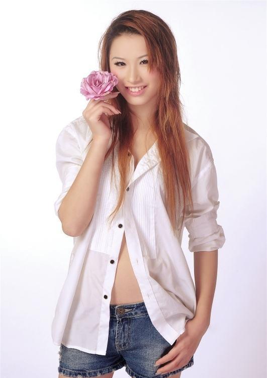 艺人徐婷,被家人吸血十几年,26岁患癌身体溃烂而死