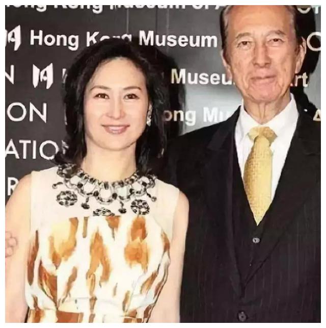 她险成赌王五太,2年获上亿资产,拿钱后甩赌王嫁初恋成人生赢家