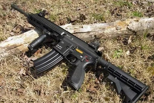 03式自动步枪和95步枪哪个更好|步枪|枪托|自动步枪_新浪新闻