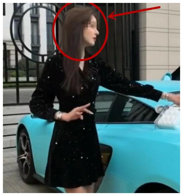 偶遇蒂芙尼蓝迈凯伦，女车主比车养眼，据说是某神秘浙商的千金