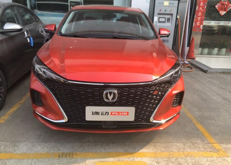 到店实拍长安逸动plus,预售7.29万元