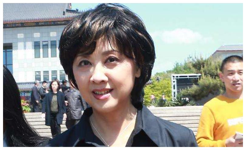 68岁至今没有孩子,依旧美丽动人