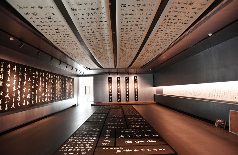 在弥勒与秋雨书院的先生隔空对话