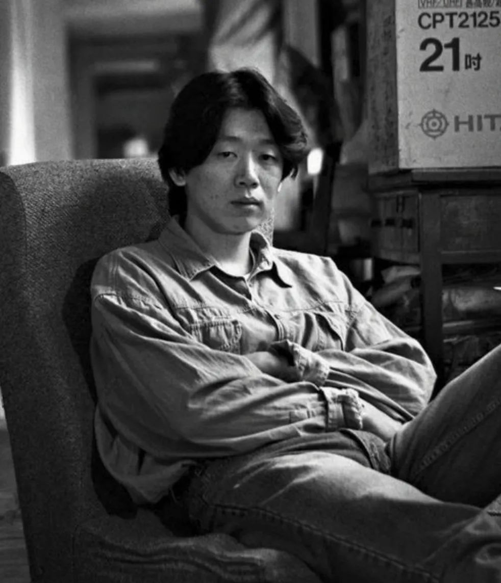 你还记得是哪一首歌，陪伴了你的毕业季吗？休闲区蓝鸢梦想 - Www.slyday.coM