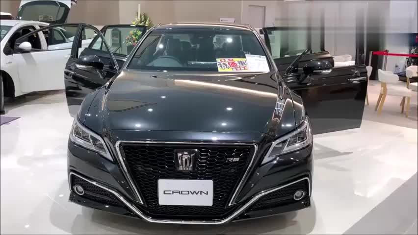 2019款全新丰田皇冠rs登场坐进车内那一刻我瞬间心动了