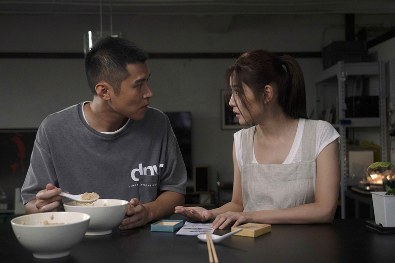 《不日成婚》上映,陈家乐卫诗雅主演,极致烂俗,极致爆笑与深情