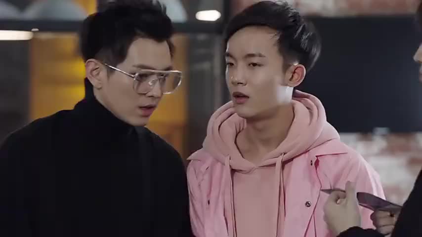 令山嫉妒戴风吃到韩商言做的饭,被韩商言一句"你也想吃"吓跑