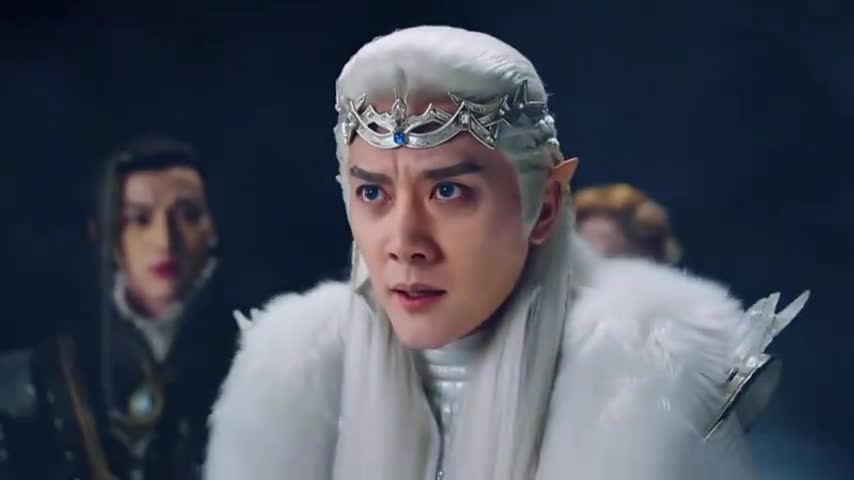 幻城:众人合力唤醒隐莲,绽放后的隐莲,竟然是一个绝世美女!