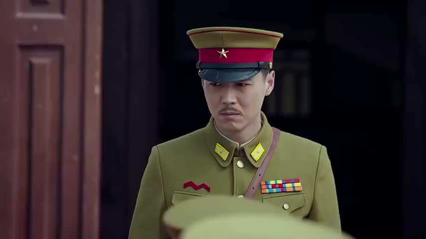 第一声枪响:男子说错话?被岸谷抽嘴巴子,何事这么生气