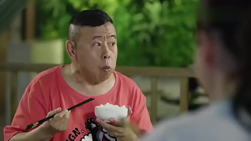 福星盈门俩傻小子比赛吃饭狼吞虎咽的看着都饿了